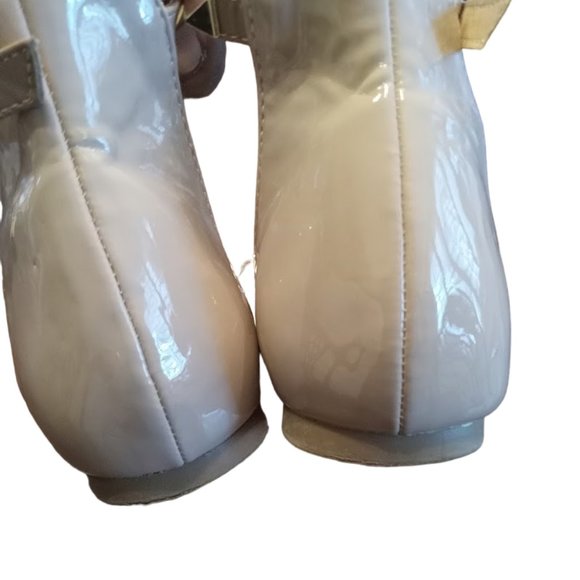 EC Olivia Ferragamo Tan Patent | Gold Studded Flats | Padded soles | Size: 5.5" - Picture 9 of 16